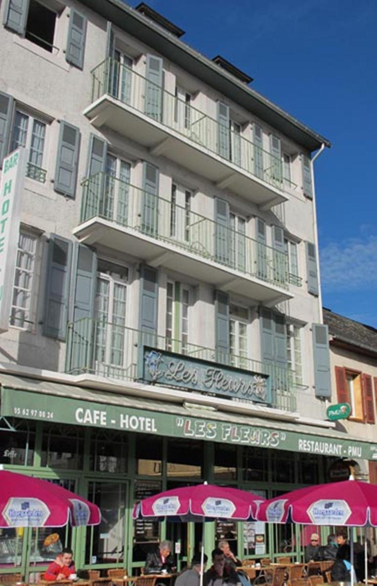 富勒尔咖啡厅酒店 阿赫莱斯热莱斯加佐斯特 外观 照片